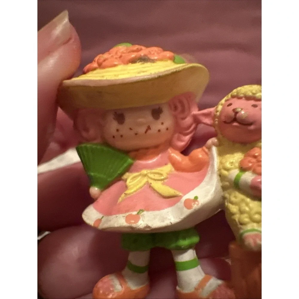 Vintage Strawberry Shortcake Miniature Peach Blush with Melonie Belle 1984
